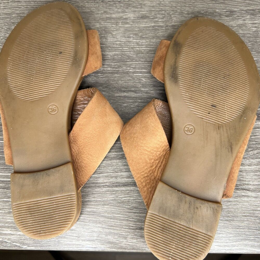 Miz Mooz Leather Slide Sandals Flats Tan EU 36 (US 5-6) Strap Toe Loop High Arch - Picture 8 of 9